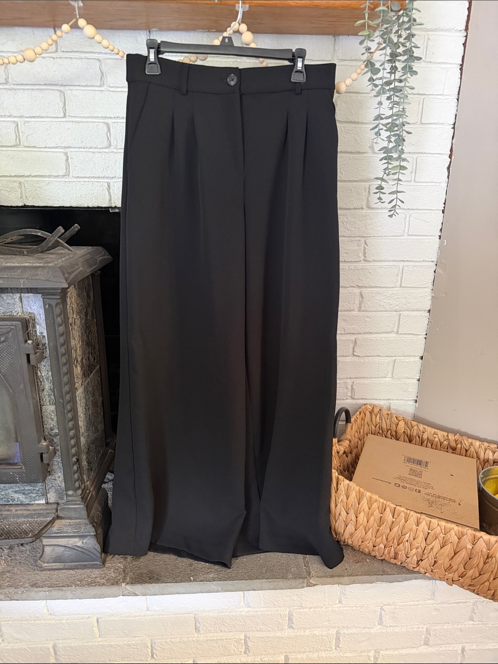 LOFT Black Wide-Leg Pleated Trousers